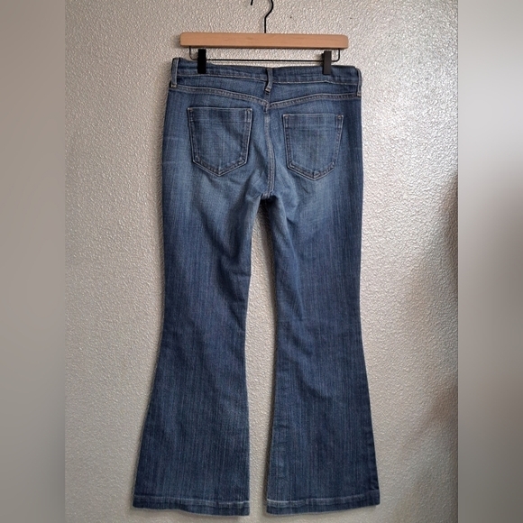 Old Navy Women's Boot Cut Blue Jeans Size 8 - Picture 2 of 4